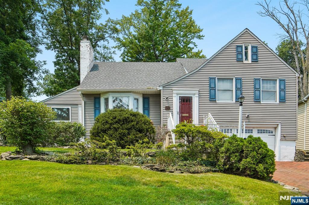 25 Lake Drive