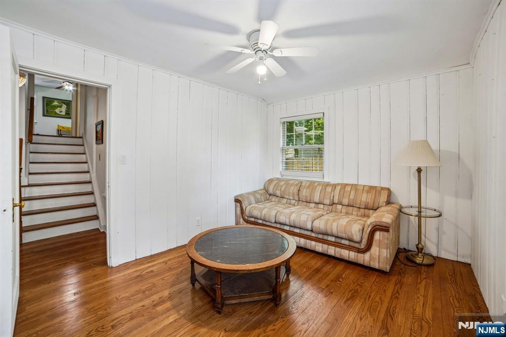 25 Lake Drive