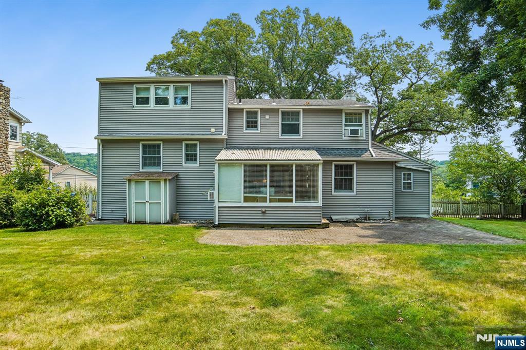 25 Lake Drive