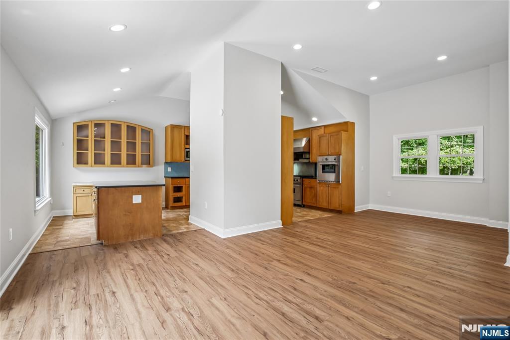 20 Hilltop Road