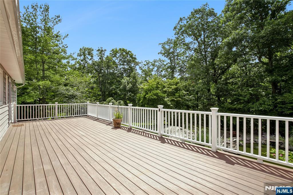 20 Hilltop Road
