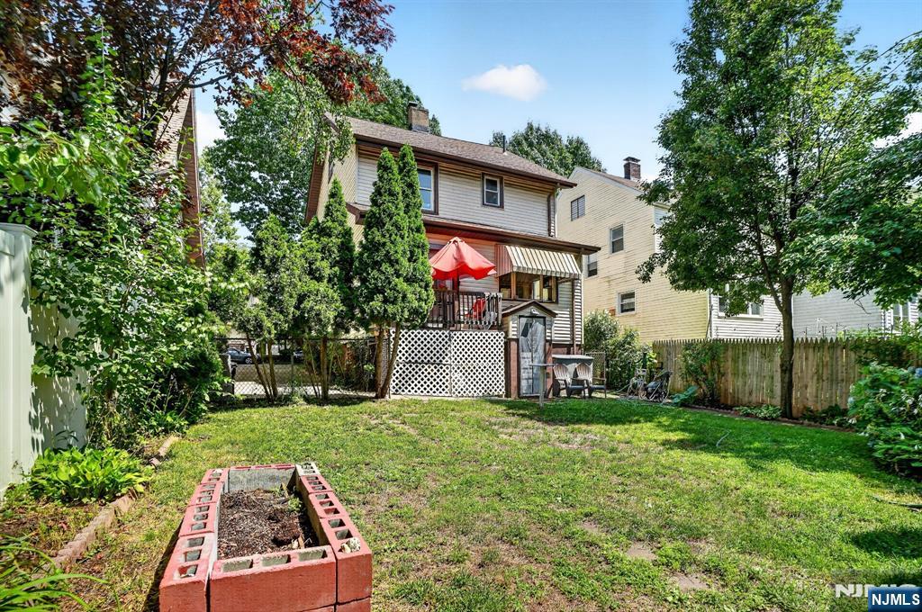 90 7th Street