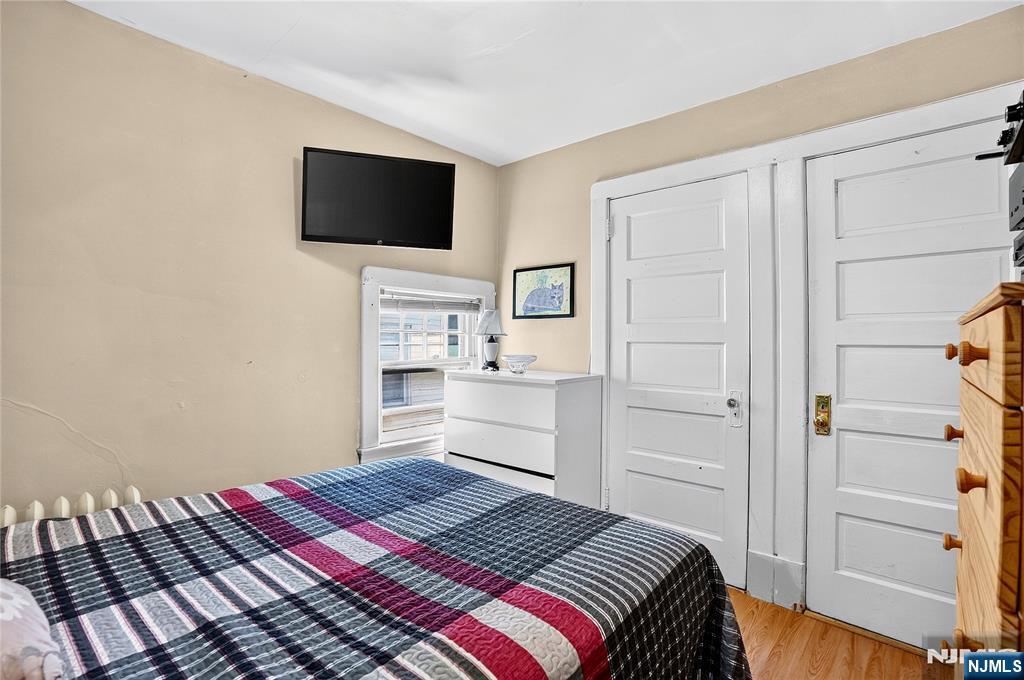 90 7th Street