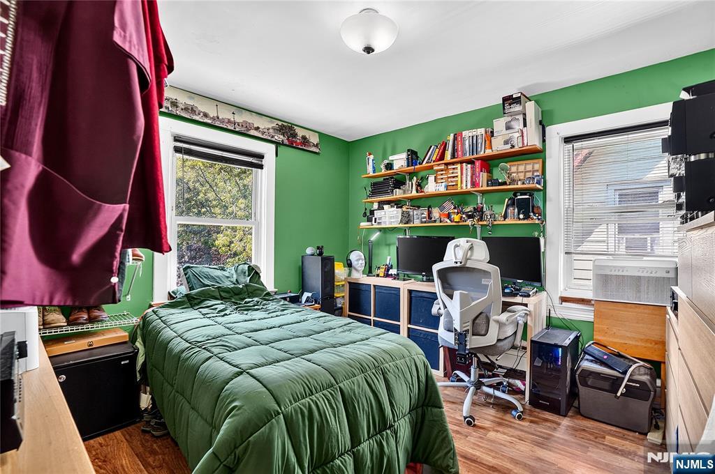 90 7th Street