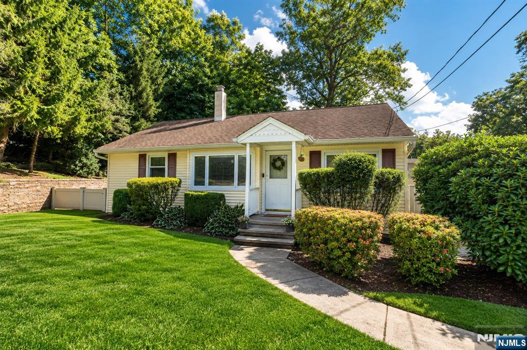 13 Maple Road