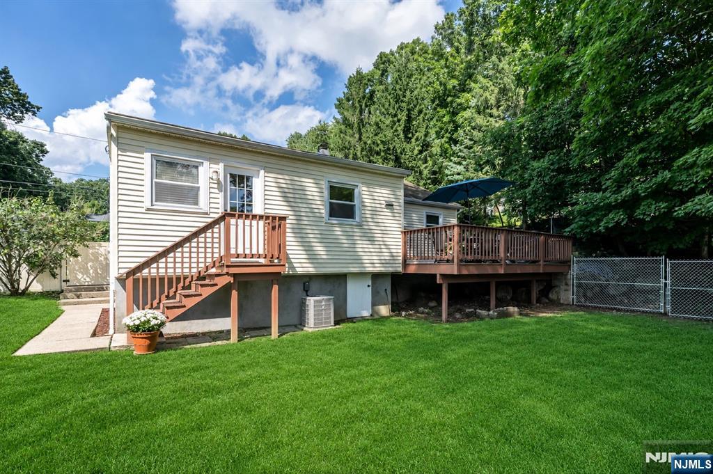 13 Maple Road