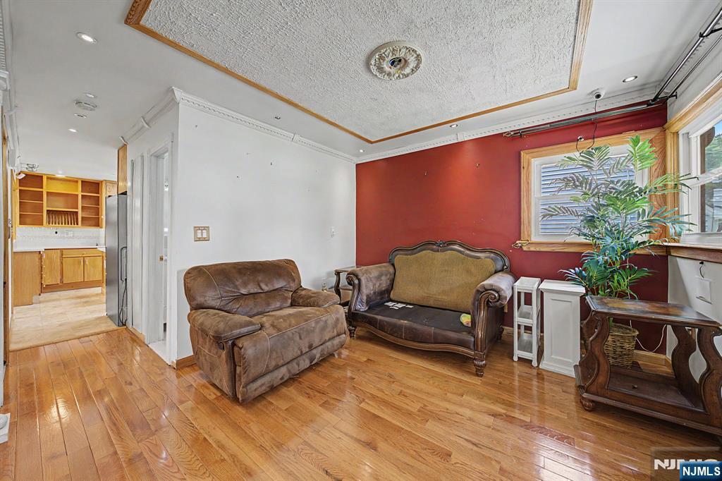92 Blauvelt Avenue