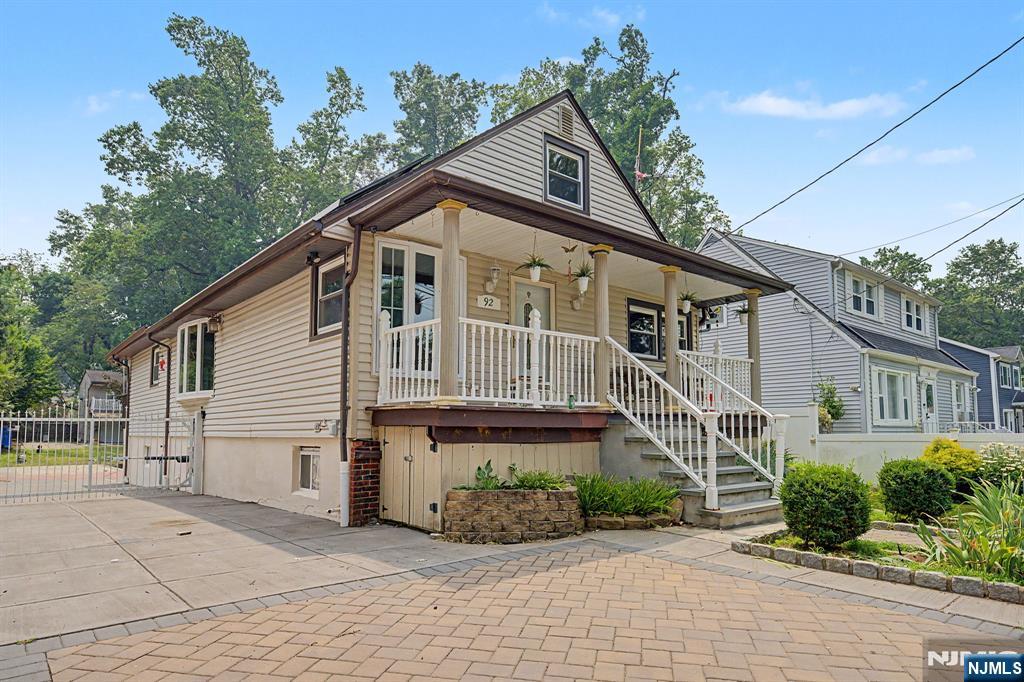 92 Blauvelt Avenue
