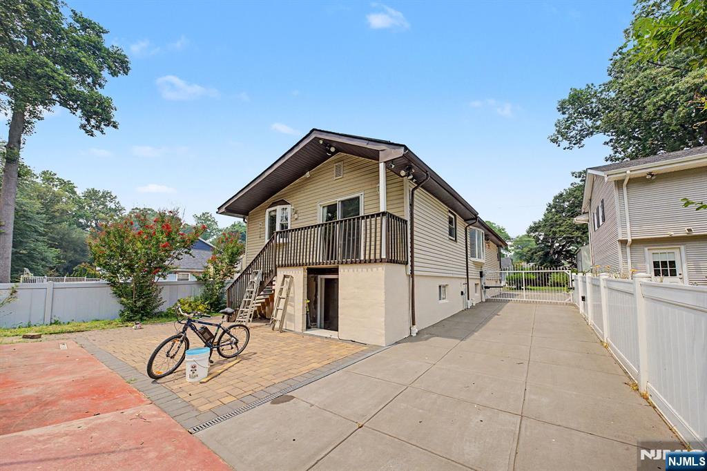 92 Blauvelt Avenue