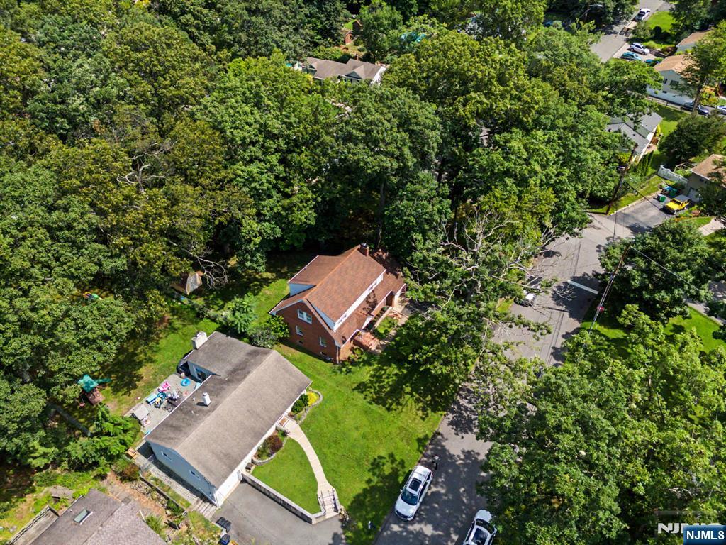 27 Oswego Avenue