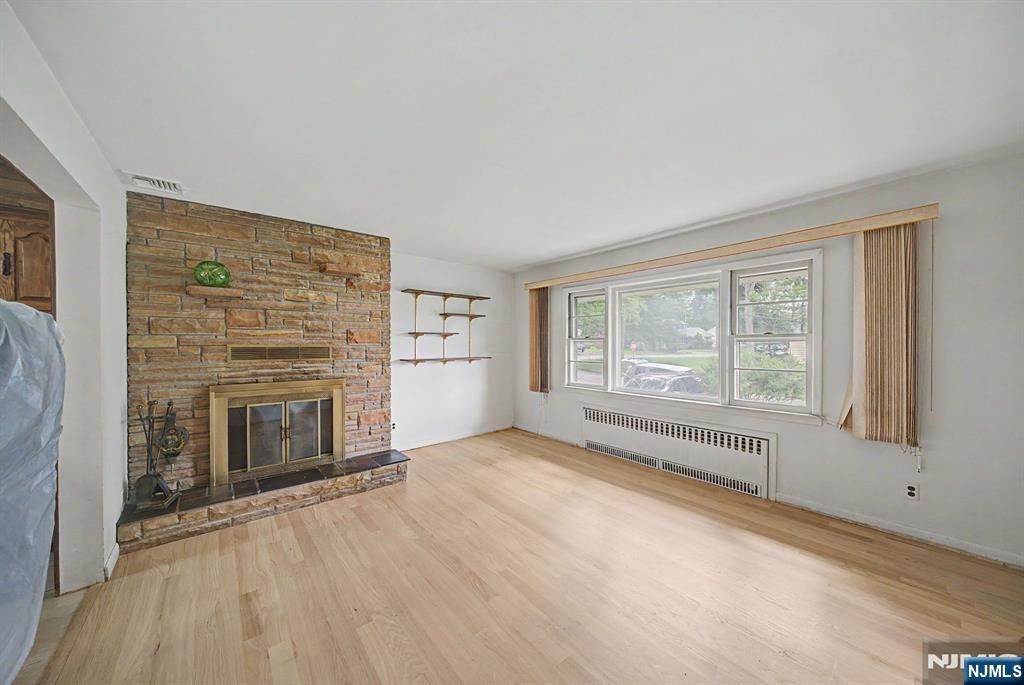 27 Oswego Avenue