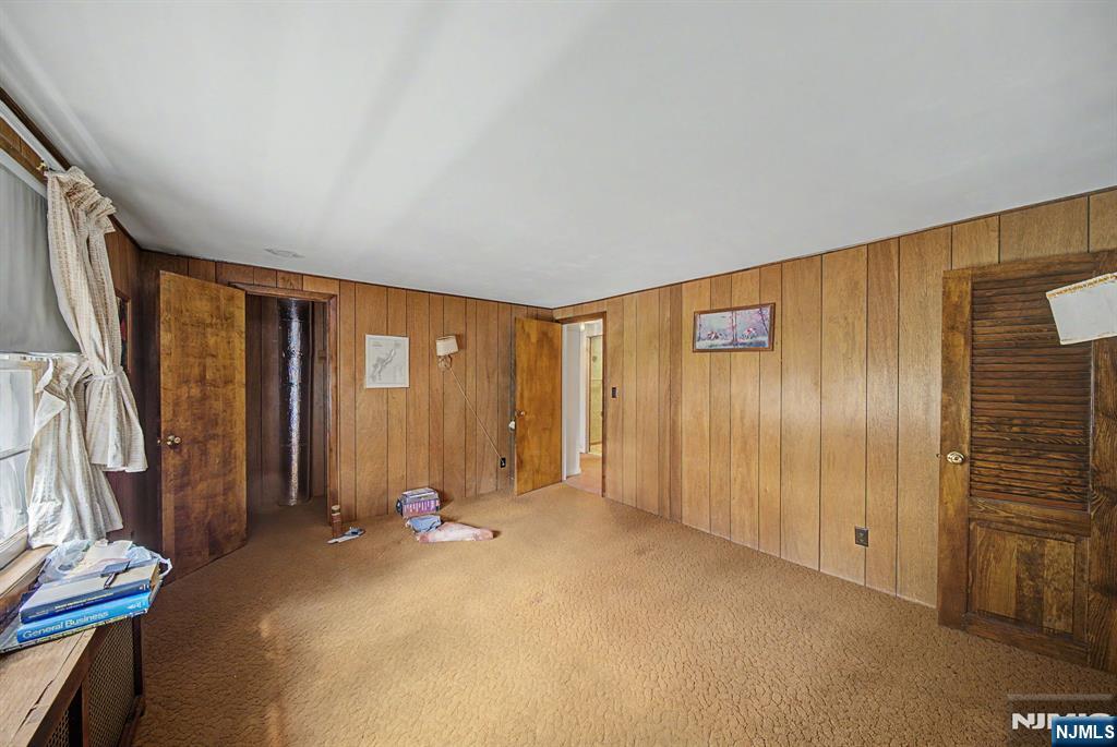 27 Oswego Avenue