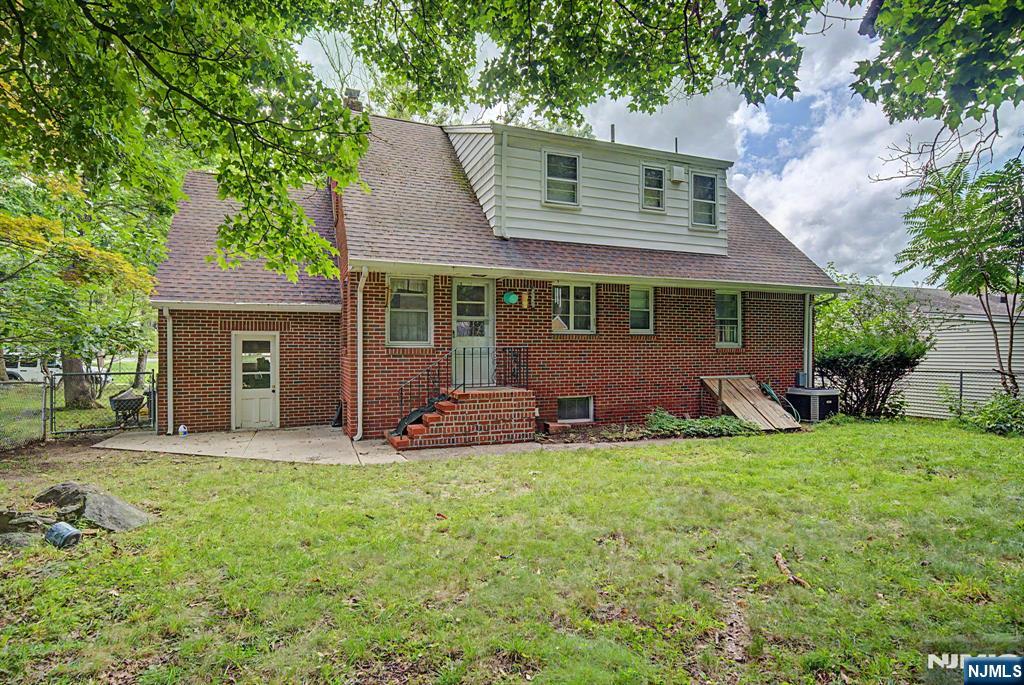 27 Oswego Avenue