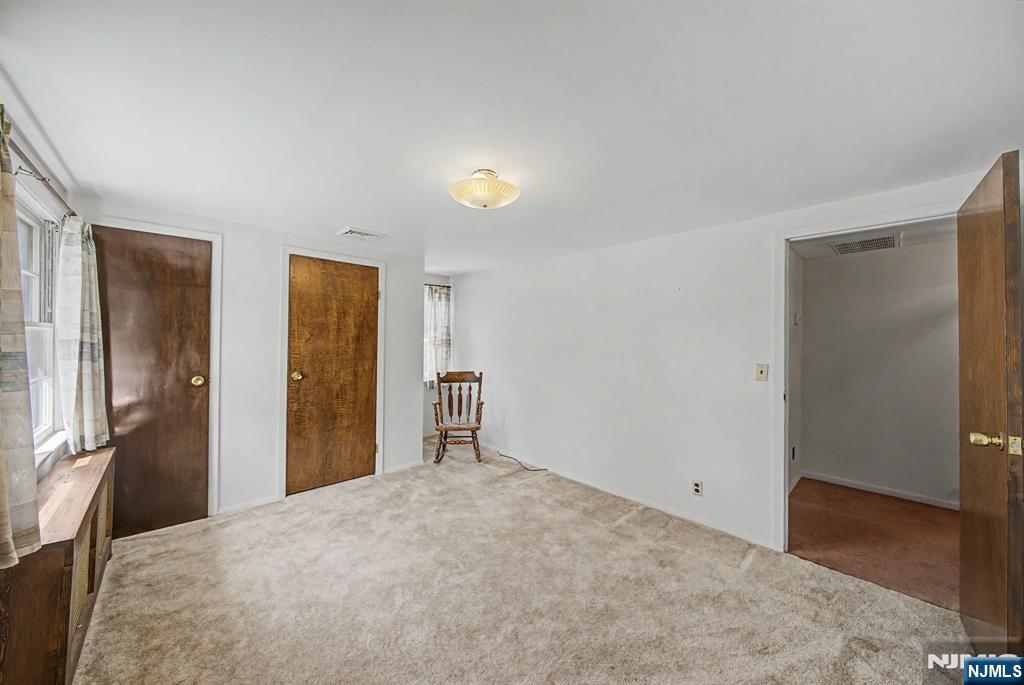 27 Oswego Avenue