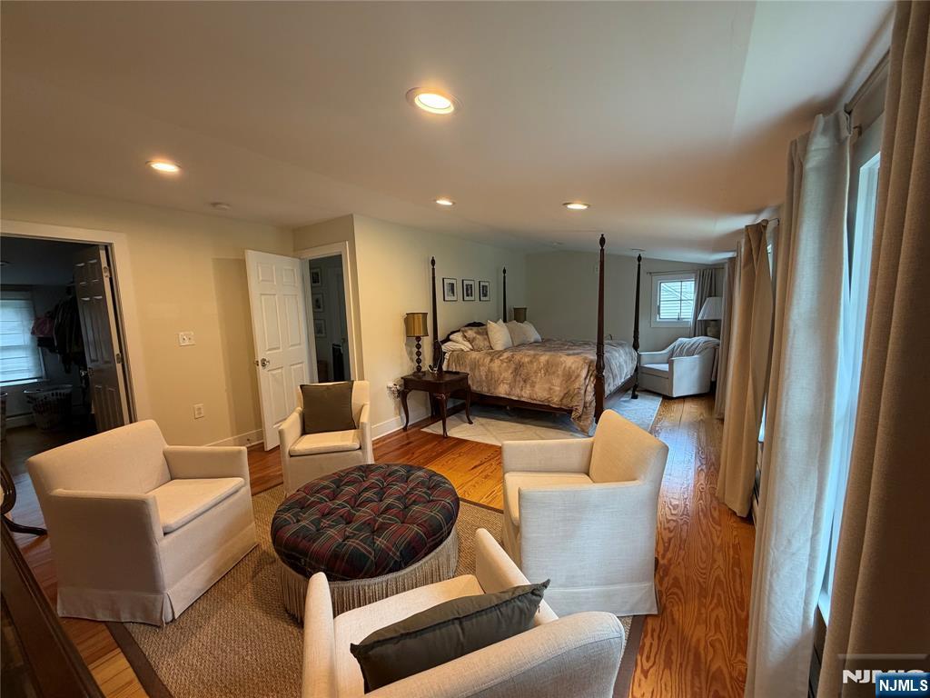 837 Circle Avenue