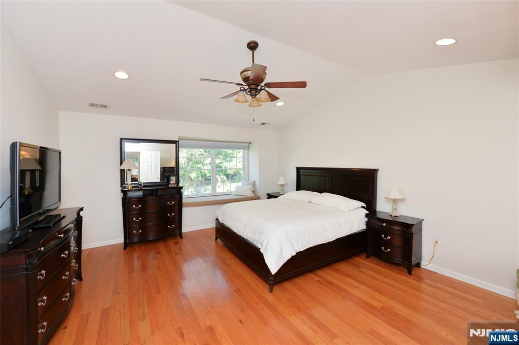 90 Summer Hill Road 90