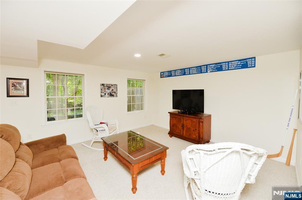 90 Summer Hill Road 90