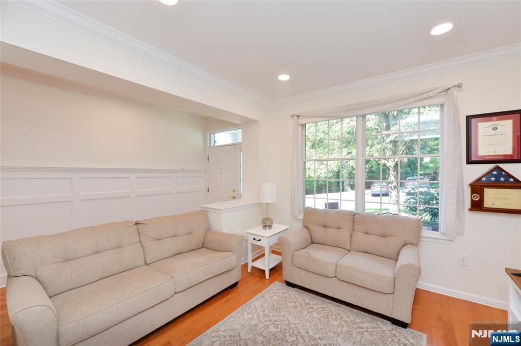 90 Summer Hill Road 90