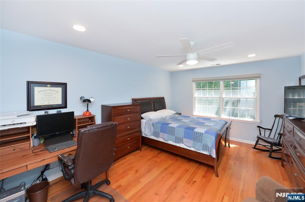 90 Summer Hill Road 90