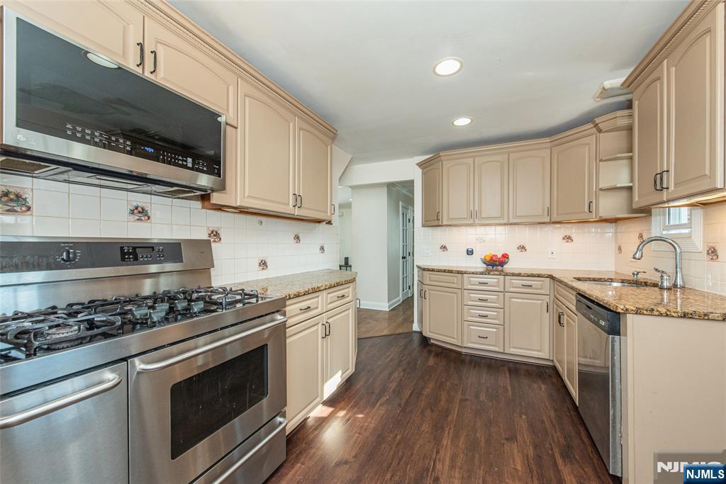 42 Spring Valley Avenue