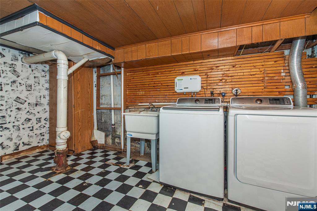42 Spring Valley Avenue