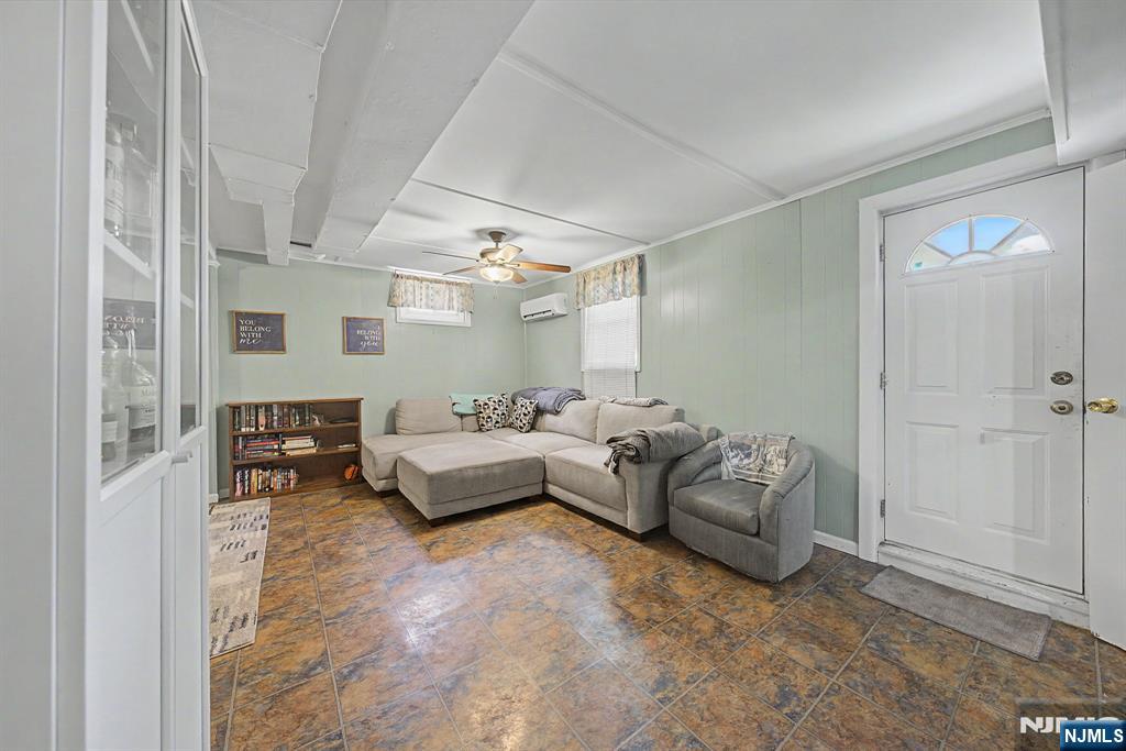114 Warhol Avenue