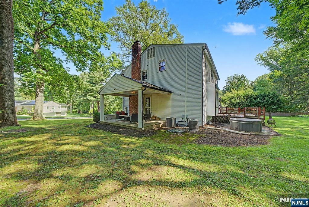 61 Heatherhill Lane