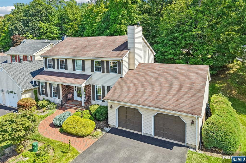 12 Clearwater Drive