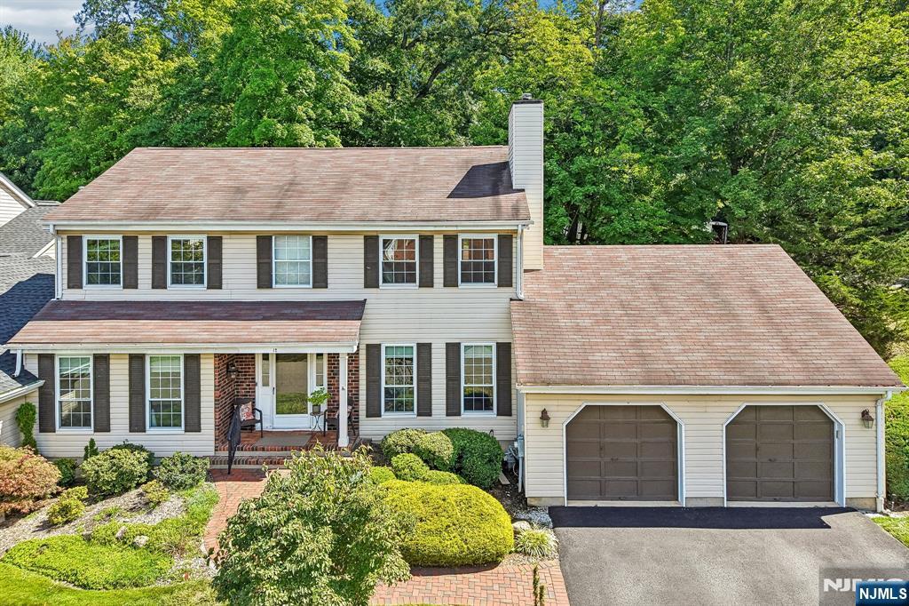 12 Clearwater Drive