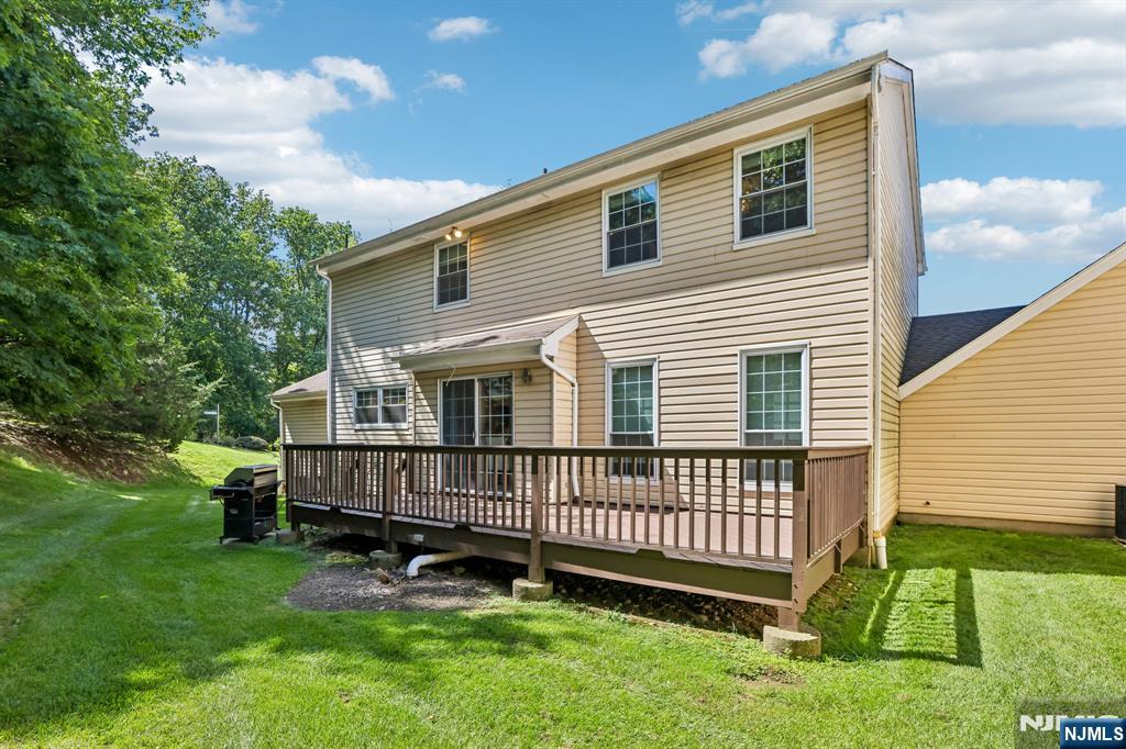 12 Clearwater Drive