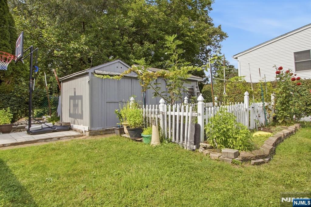 14 Leonard Road