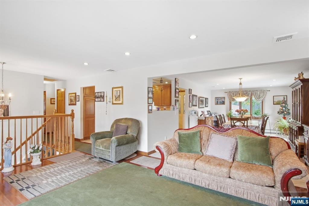 14 Leonard Road