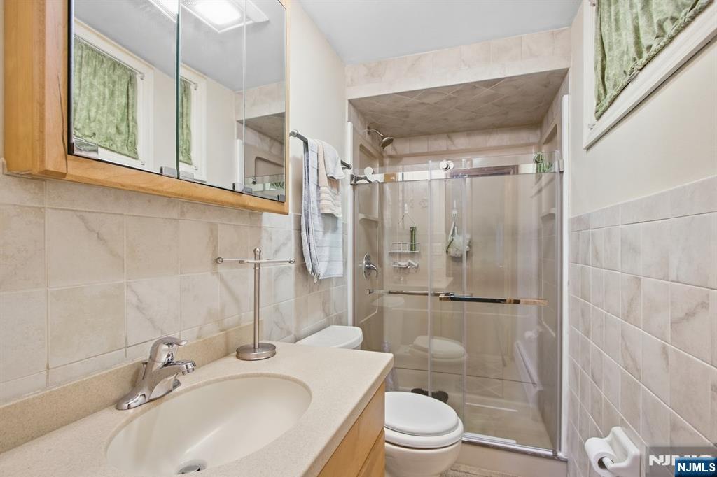 14 Leonard Road
