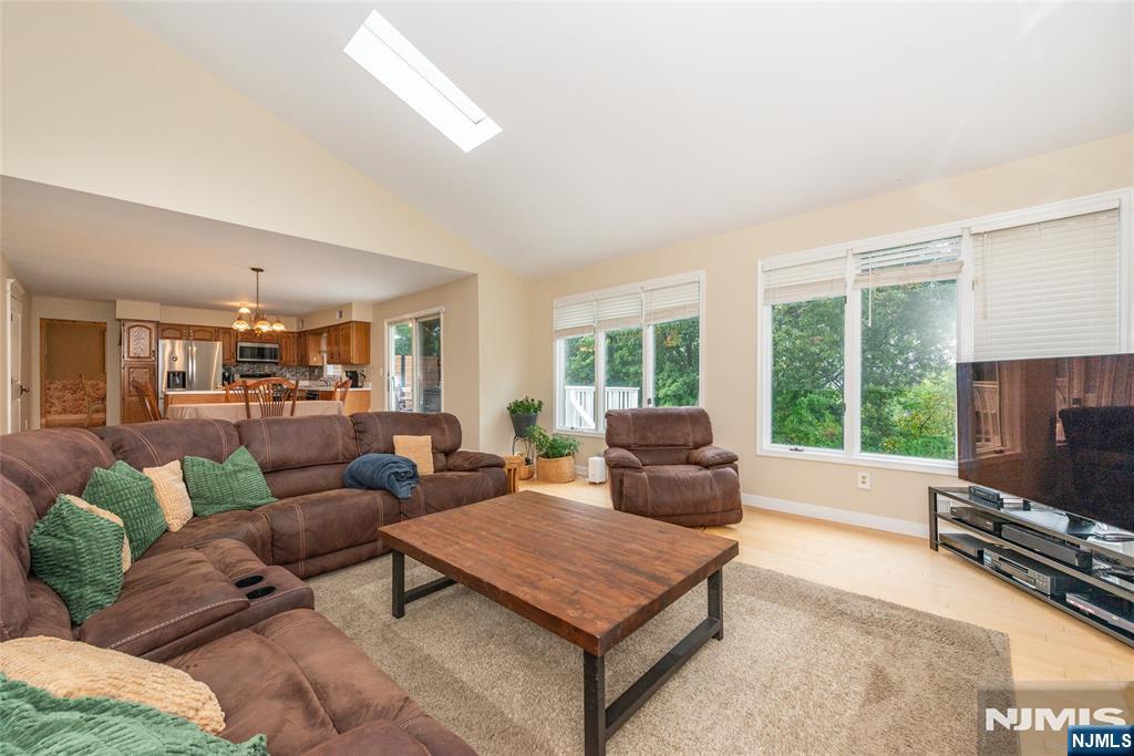 86 Point View Parkway