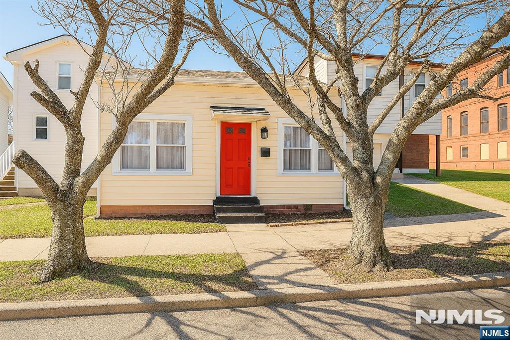 31 Kossuth Street