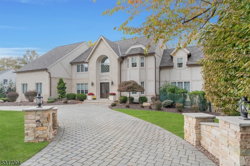 40 Hutton Dr