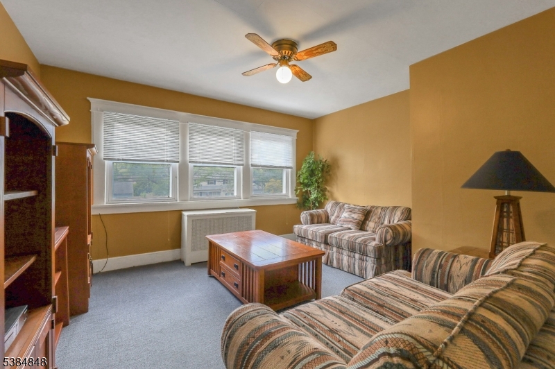 782 Valley Rd