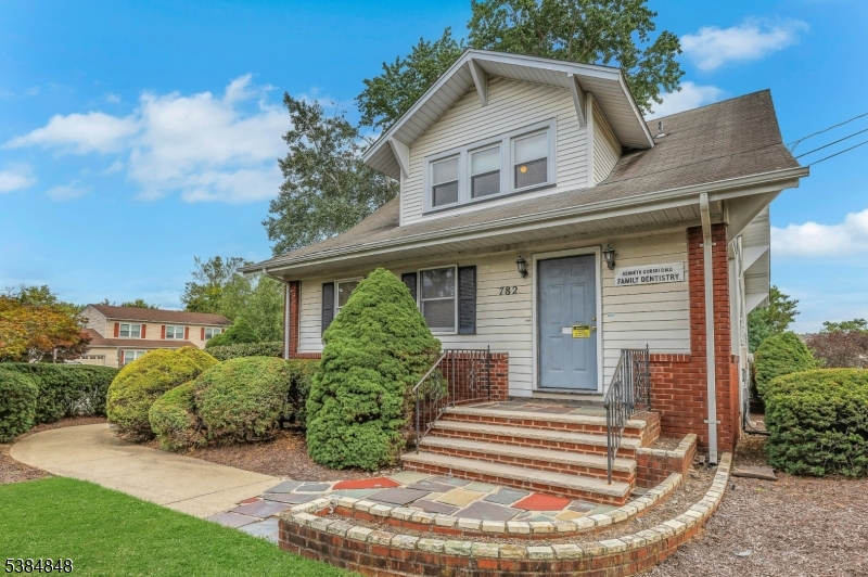 782 Valley Rd