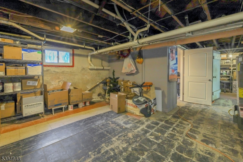 782 Valley Rd