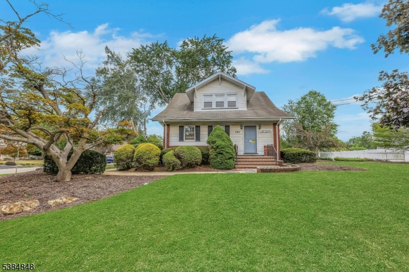 782 Valley Rd