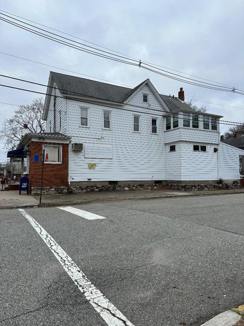 636, 1 Ringwood Ave