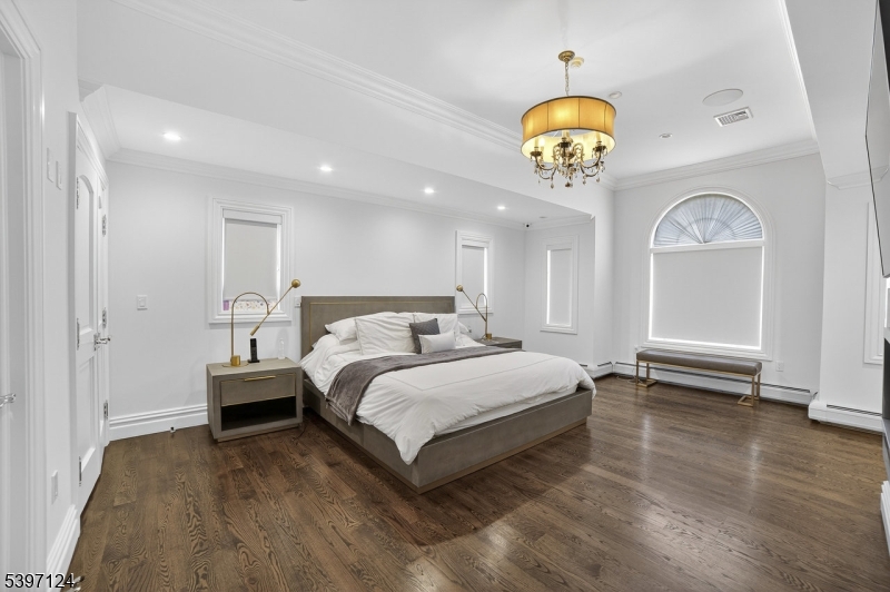 1096 Briar Way
