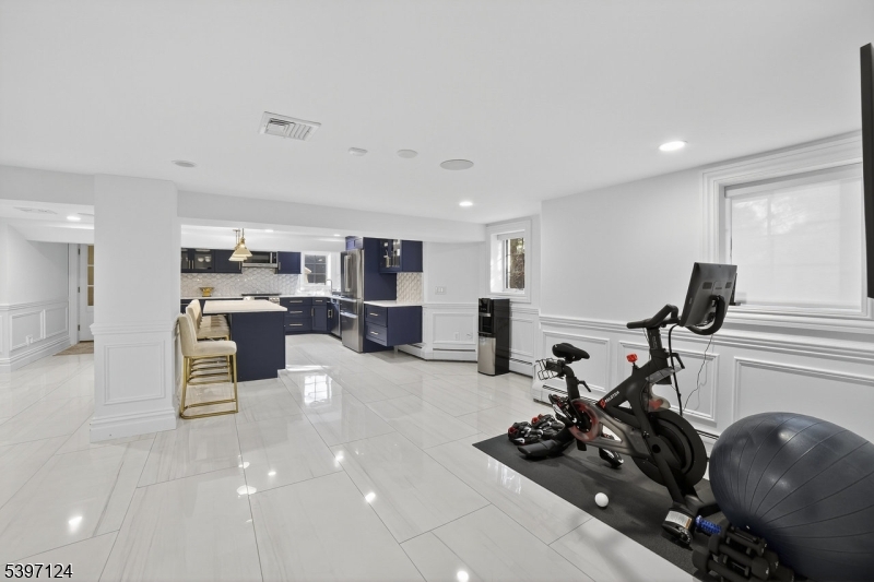 1096 Briar Way