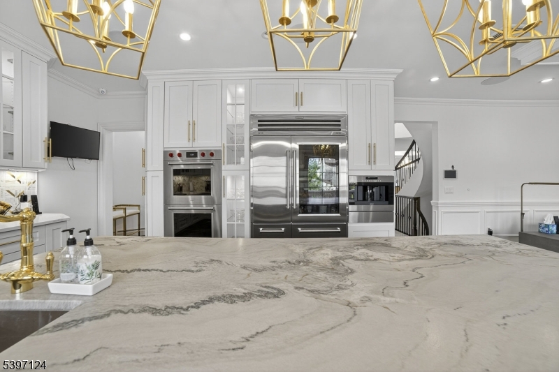 1096 Briar Way