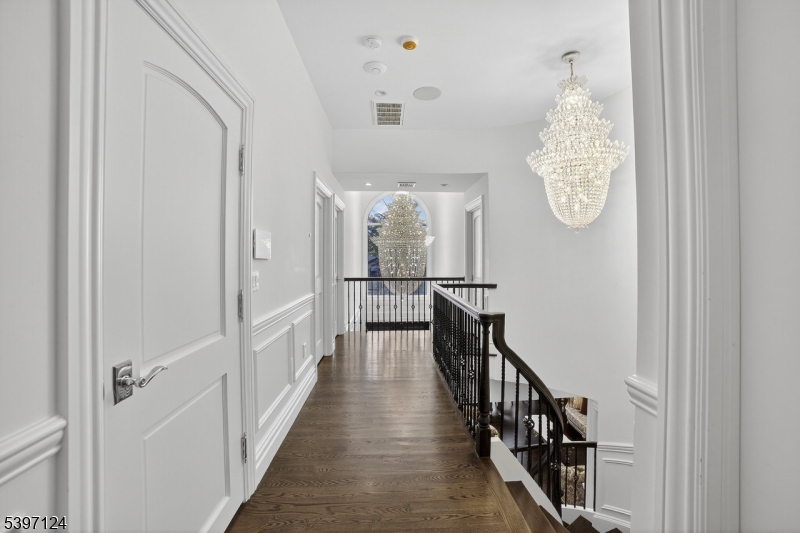 1096 Briar Way