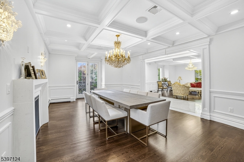 1096 Briar Way