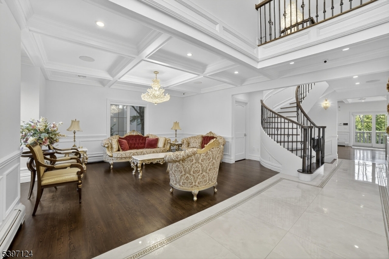 1096 Briar Way