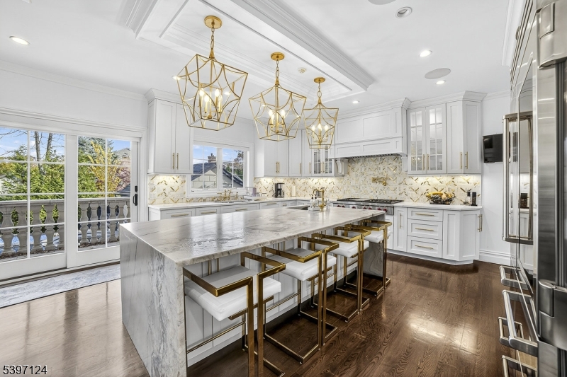 1096 Briar Way