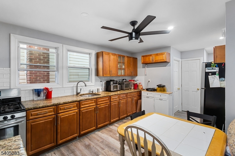 138-140 Nagle St