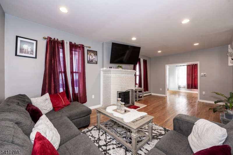 32 Newfield St